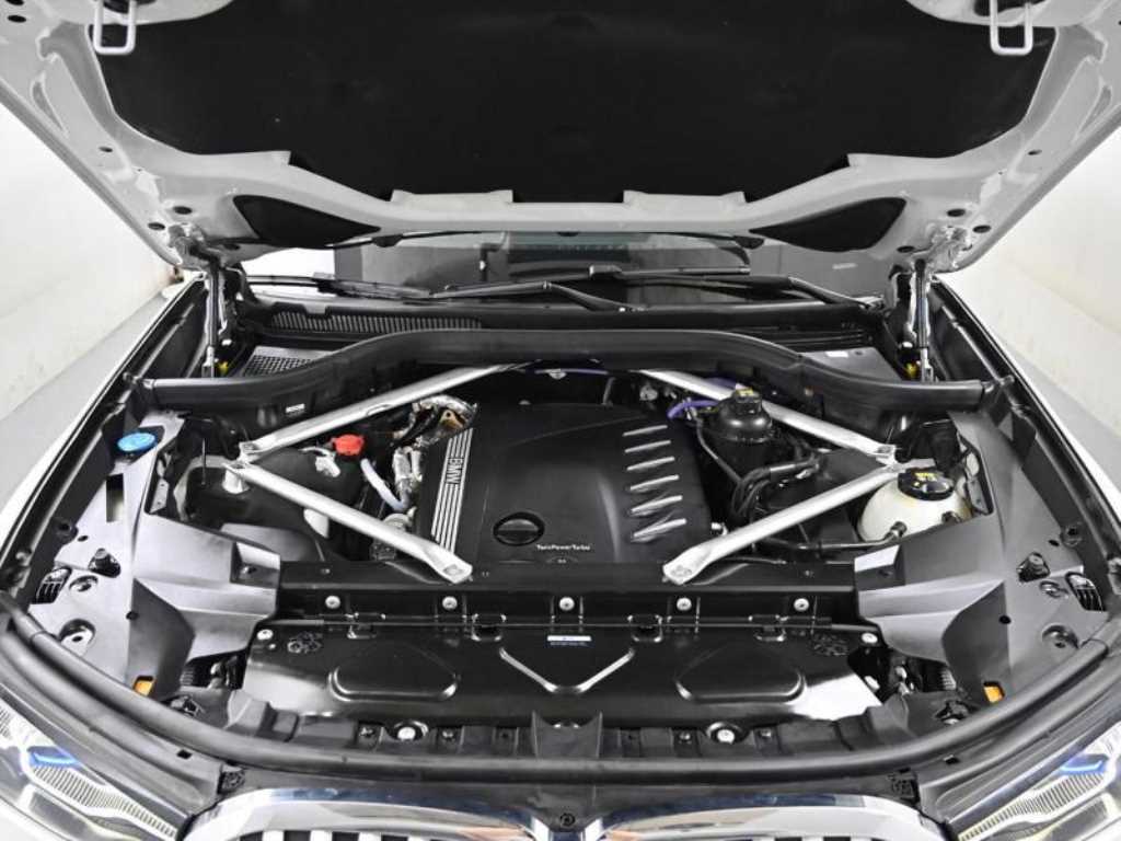 BMW X7 — photo 06