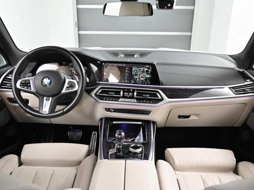 BMW X7 — photo 07