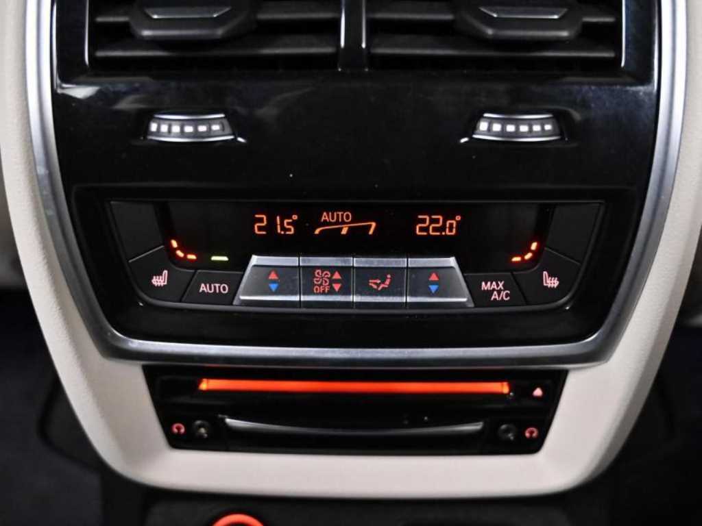 BMW X7 — photo 16