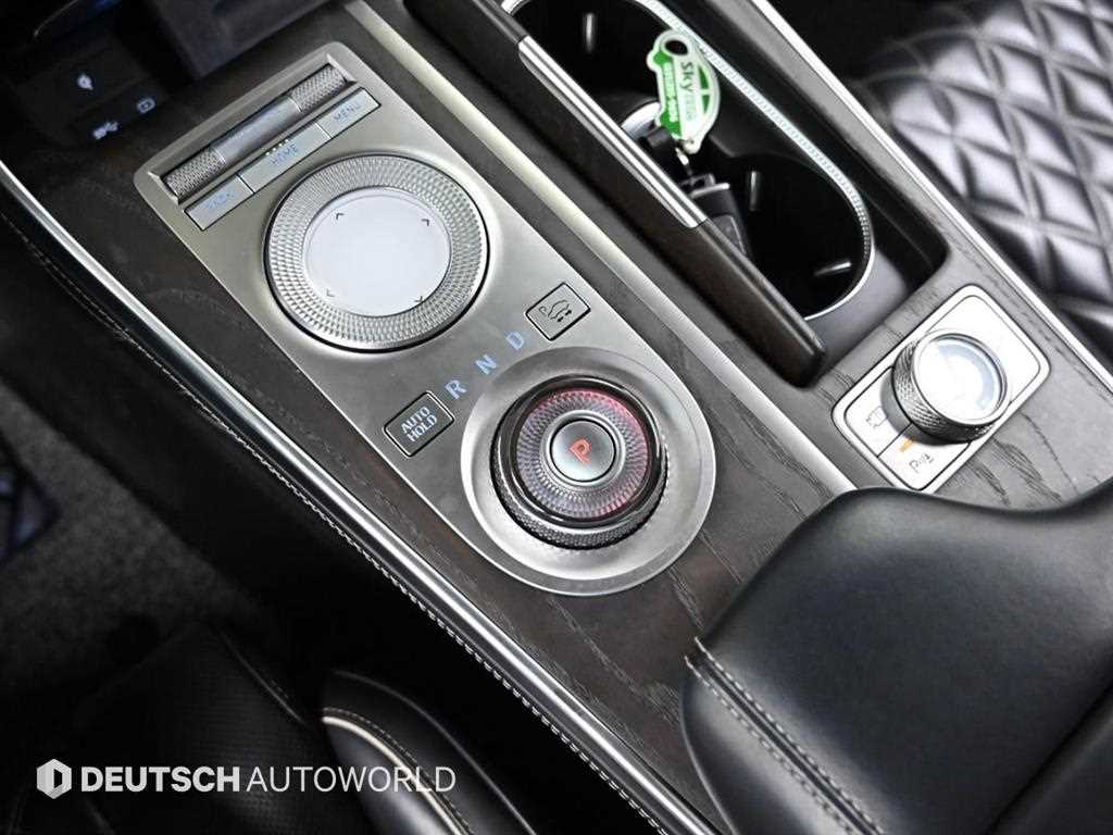 Genesis GV80 — photo 09