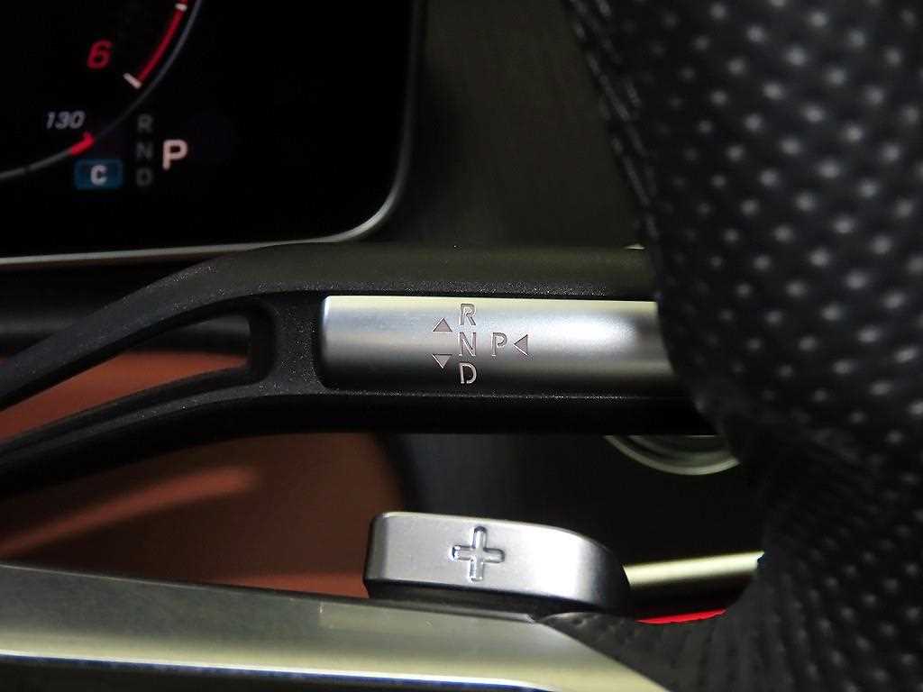 Mercedes-Benz S-Class — photo 12