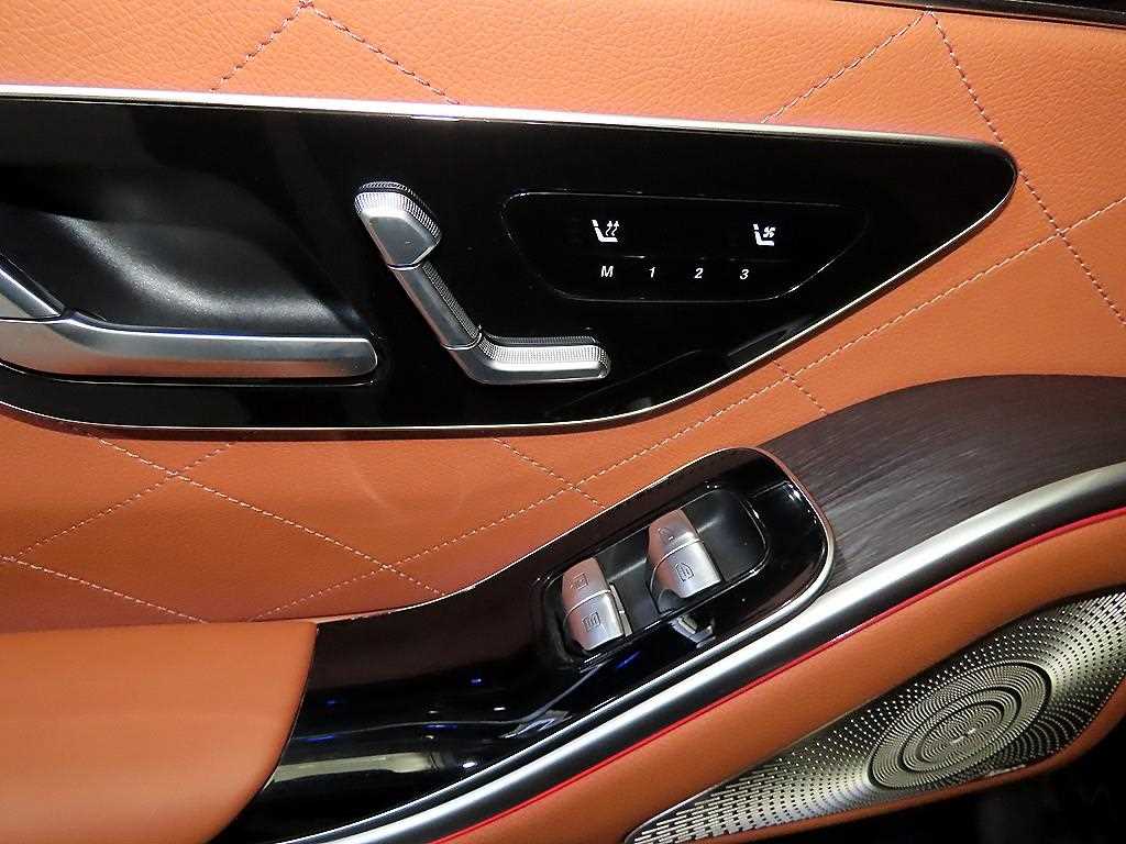 Mercedes-Benz S-Class — photo 15