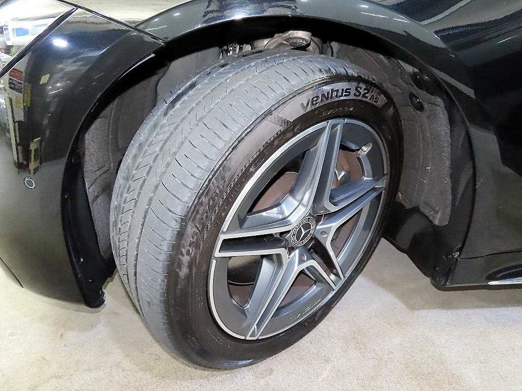 Mercedes-Benz S-Class — photo 20