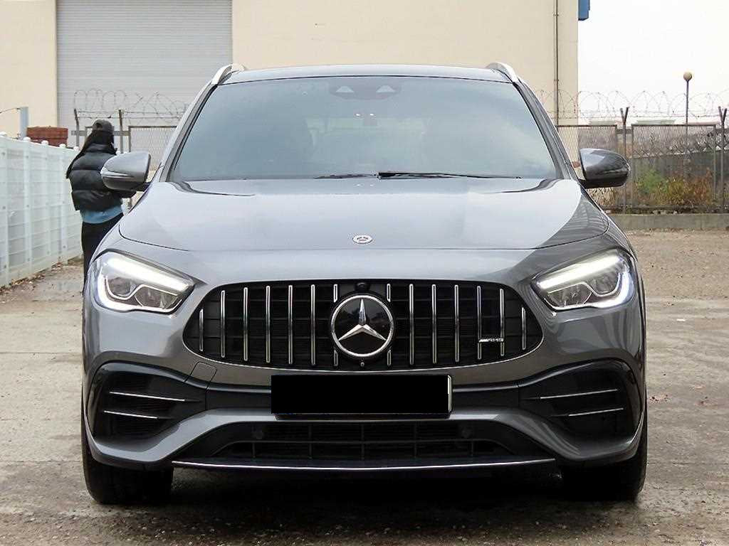 Mercedes-Benz GLA-Class — photo 01