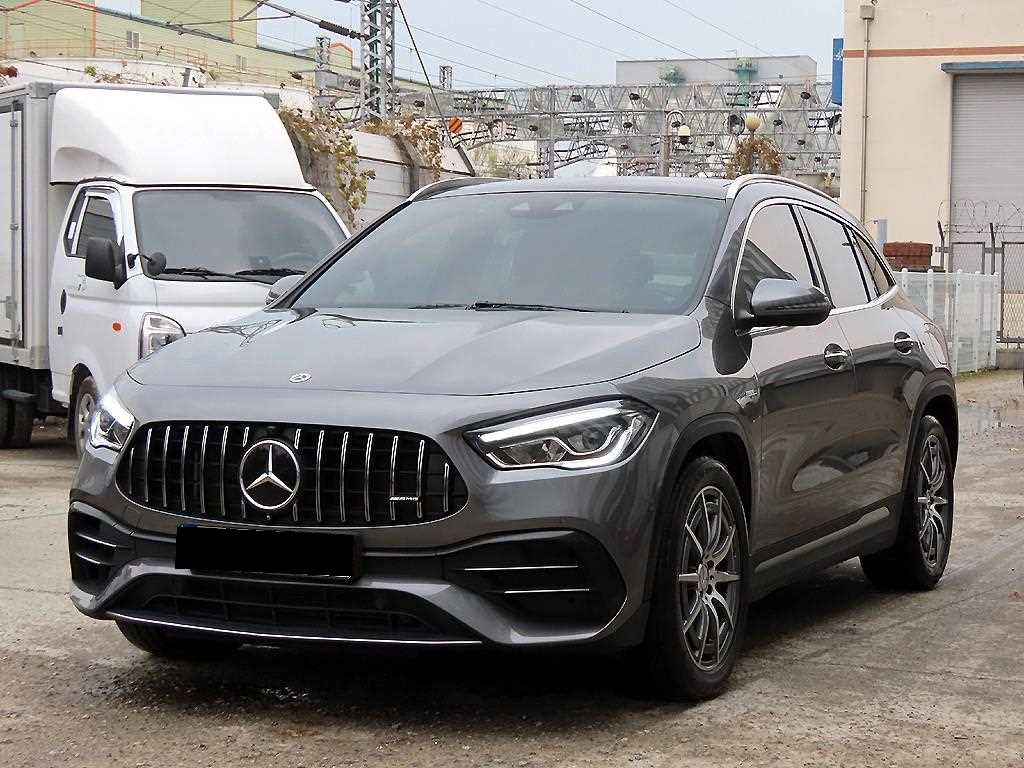 Mercedes-Benz GLA-Class — photo 02