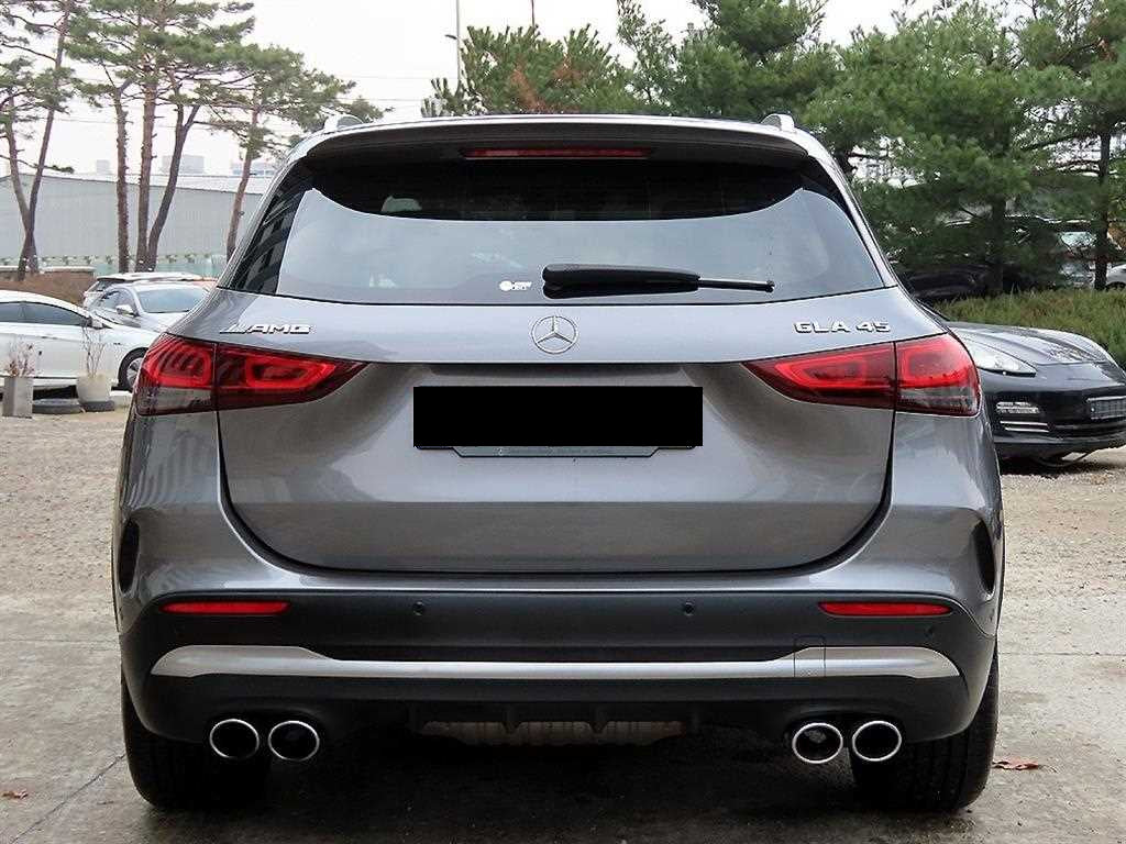 Mercedes-Benz GLA-Class — photo 04