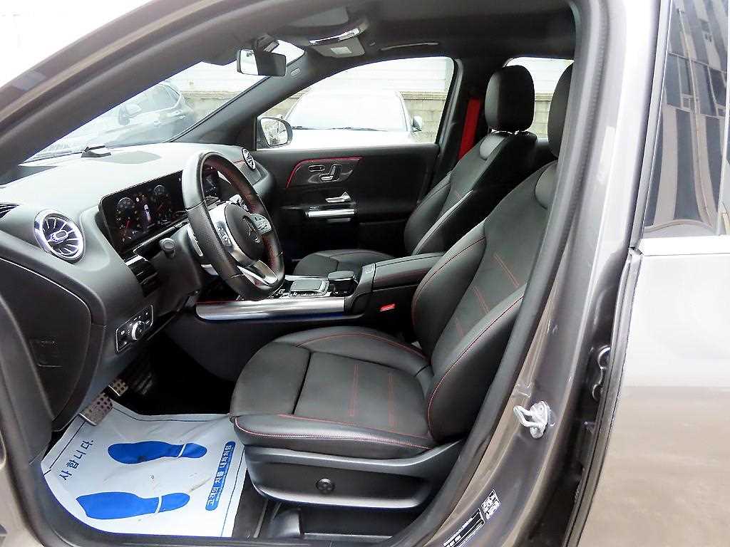 Mercedes-Benz GLA-Class — photo 05