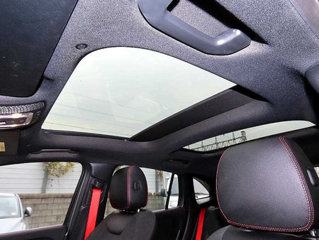 Mercedes-Benz GLA-Class — photo 18