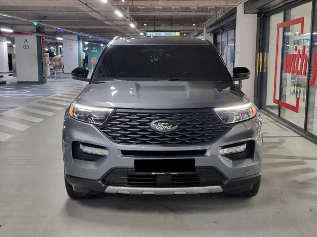 Ford Explorer — photo 01