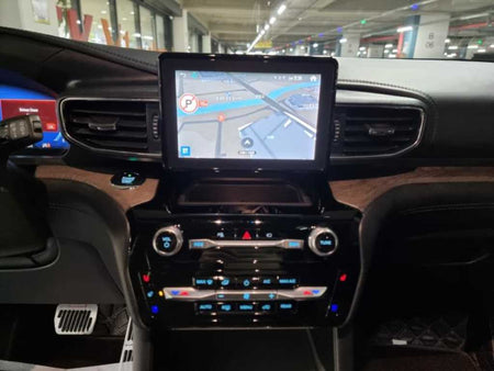 Ford Explorer — photo 10