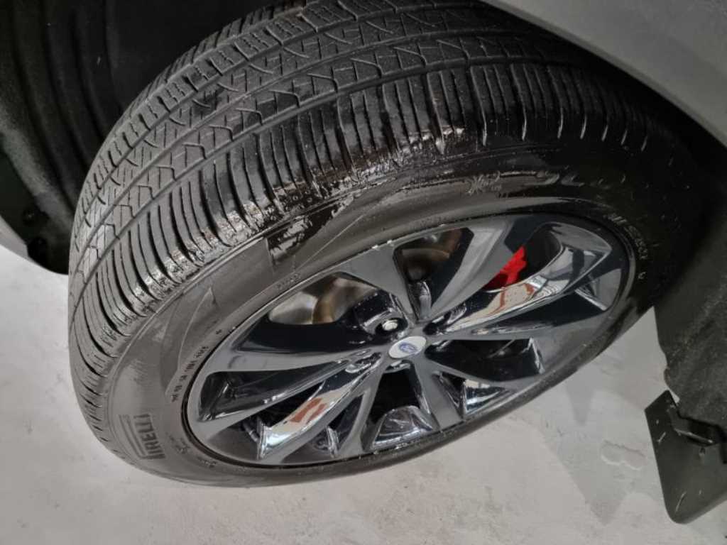 Ford Explorer — photo 19