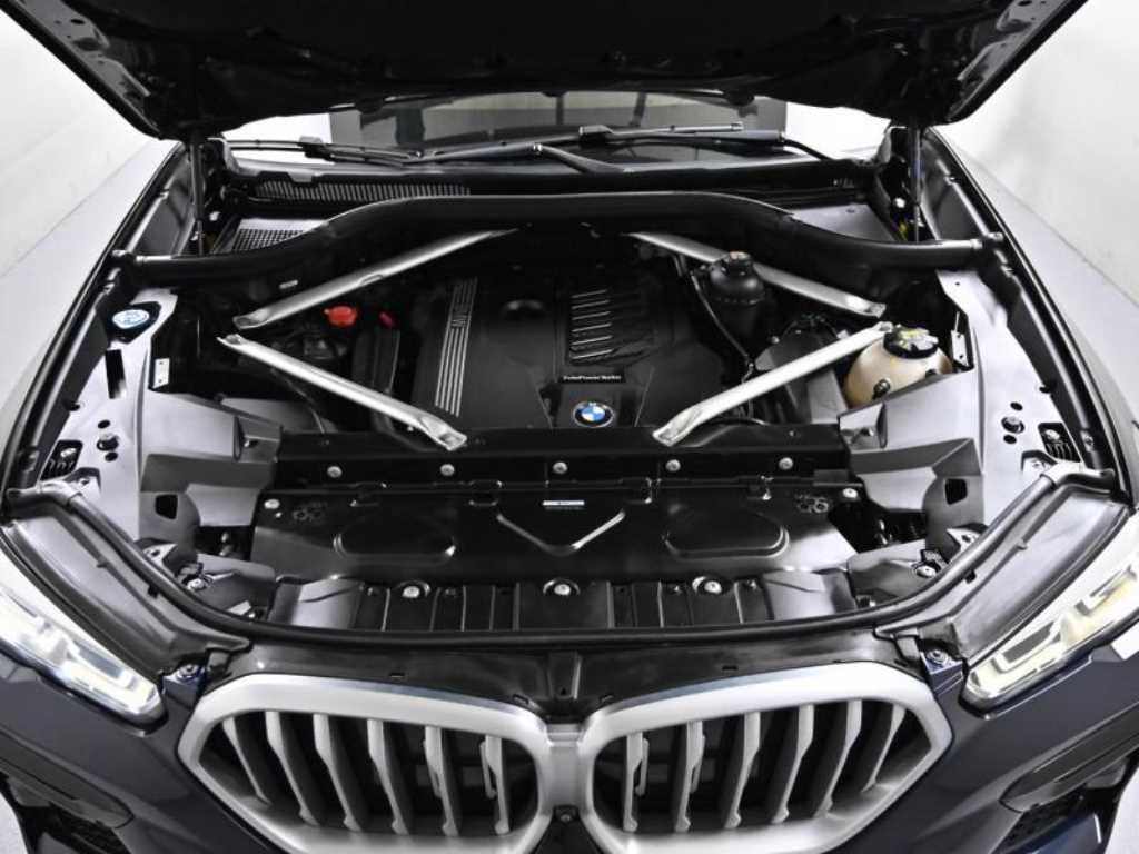 BMW X6 — photo 06