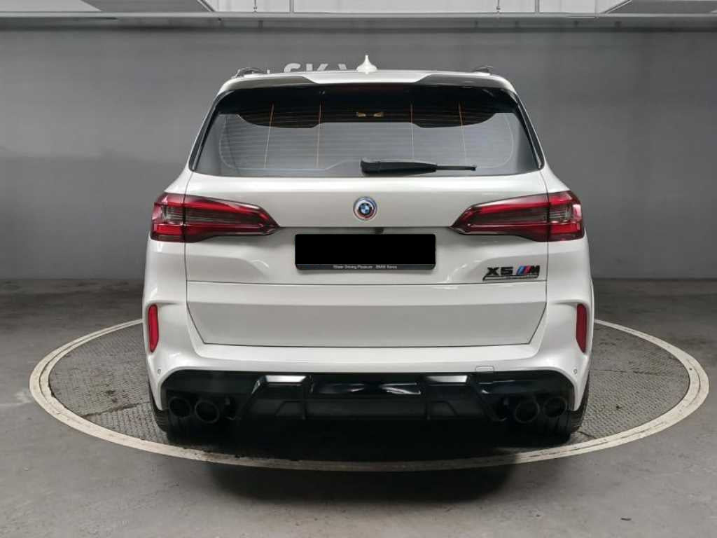 BMW X5M — photo 02