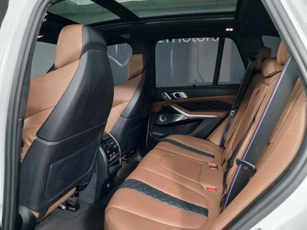 BMW X5M — photo 08