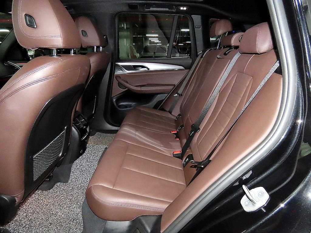 BMW X3 — photo 07