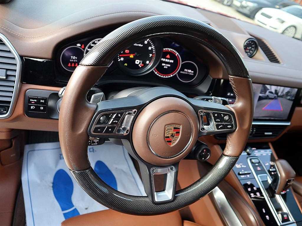 Porsche Cayenne — photo 09