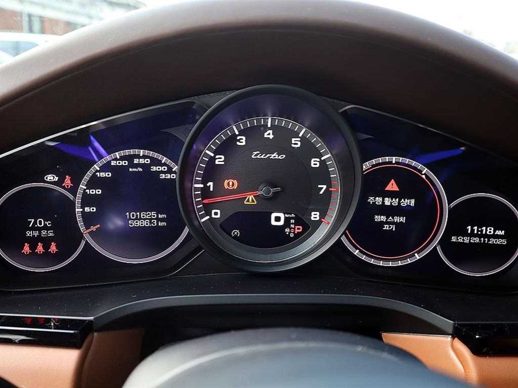 Porsche Cayenne — photo 10