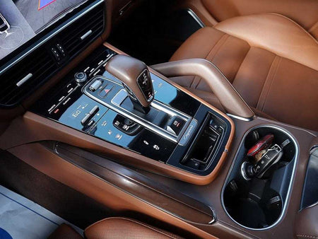 Porsche Cayenne — photo 13