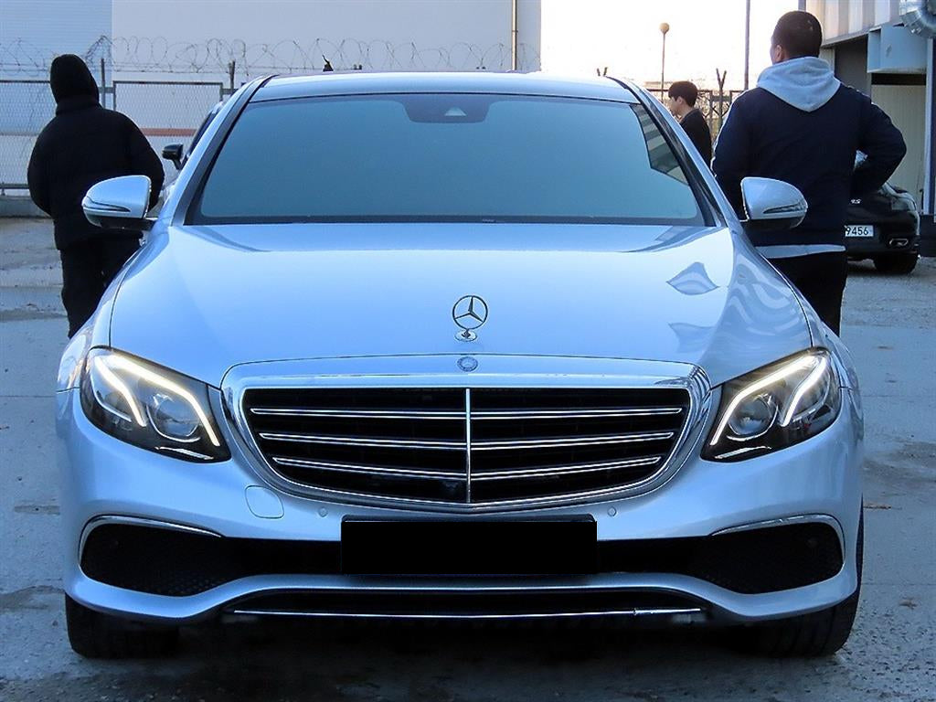 Mercedes-Benz E-Class — photo 01