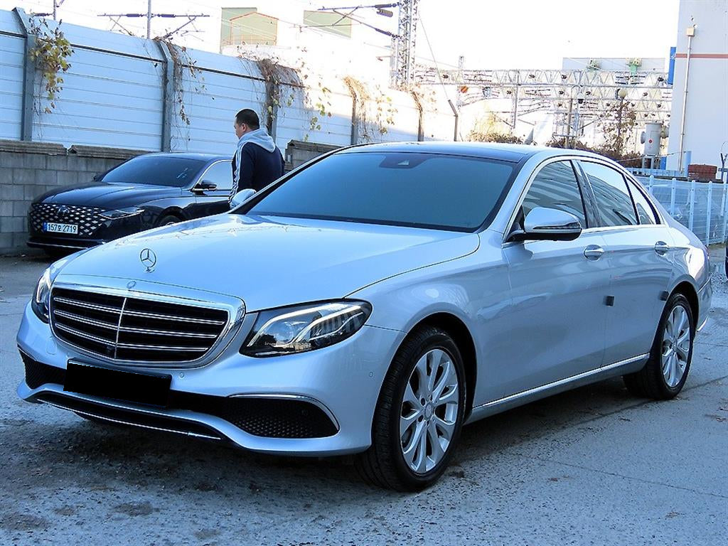 Mercedes-Benz E-Class — photo 02