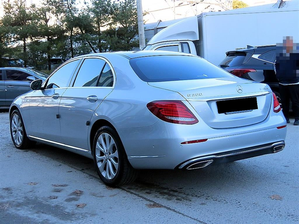 Mercedes-Benz E-Class — photo 03