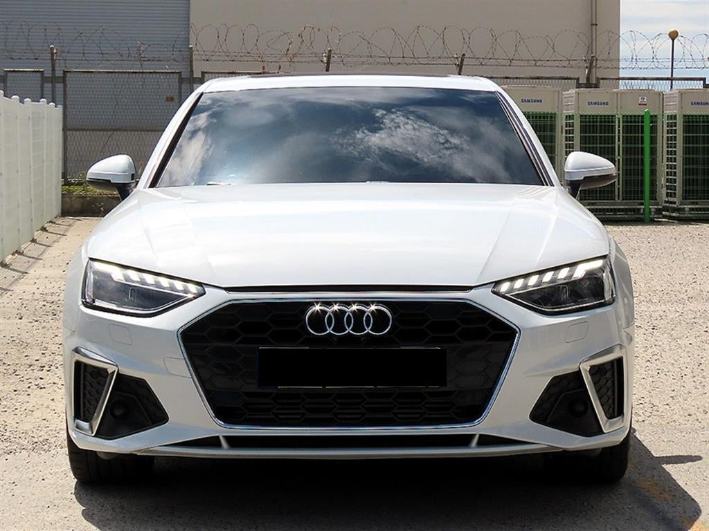 Audi A4 — photo 01