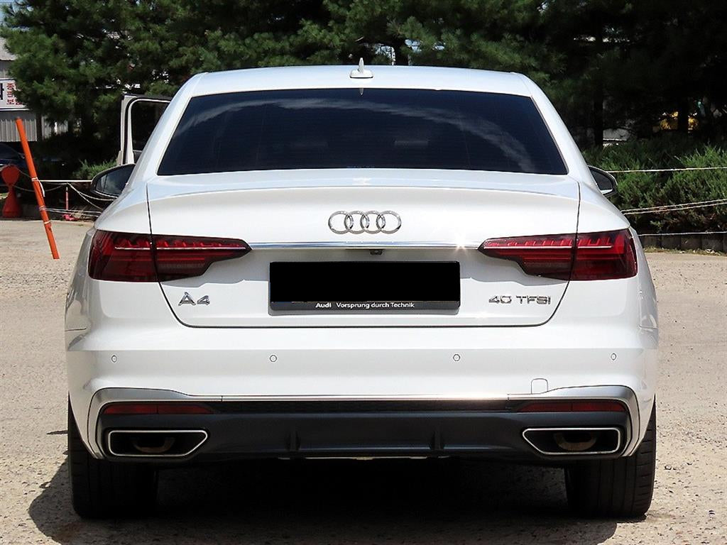 Audi A4 — photo 04