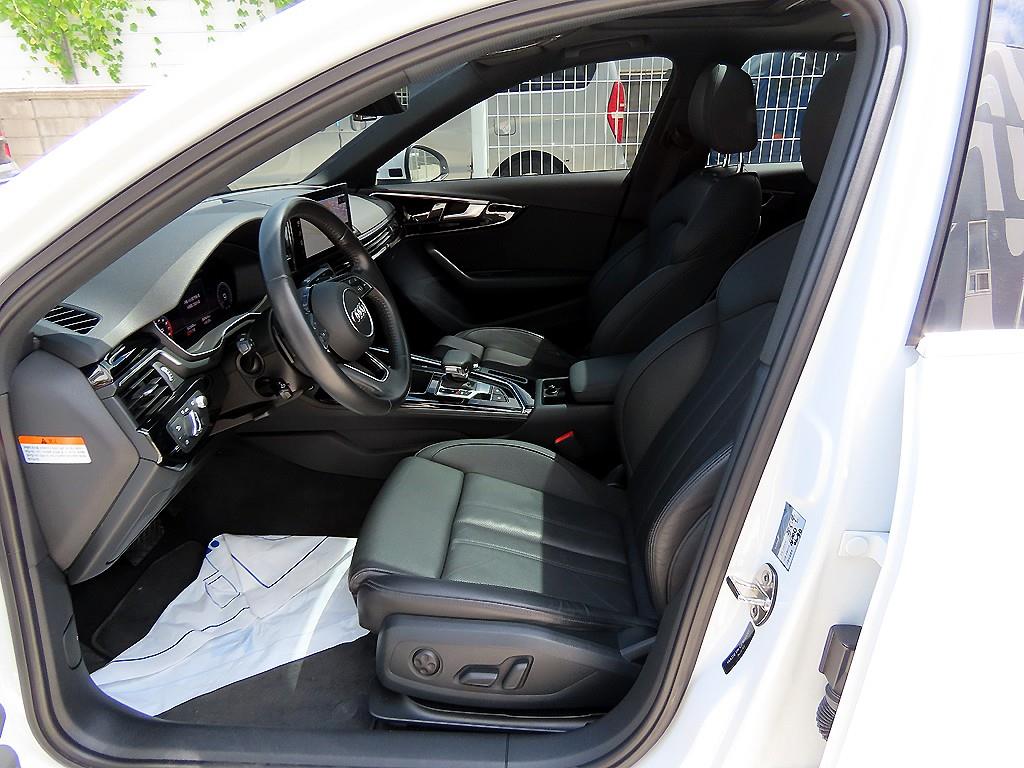 Audi A4 — photo 05