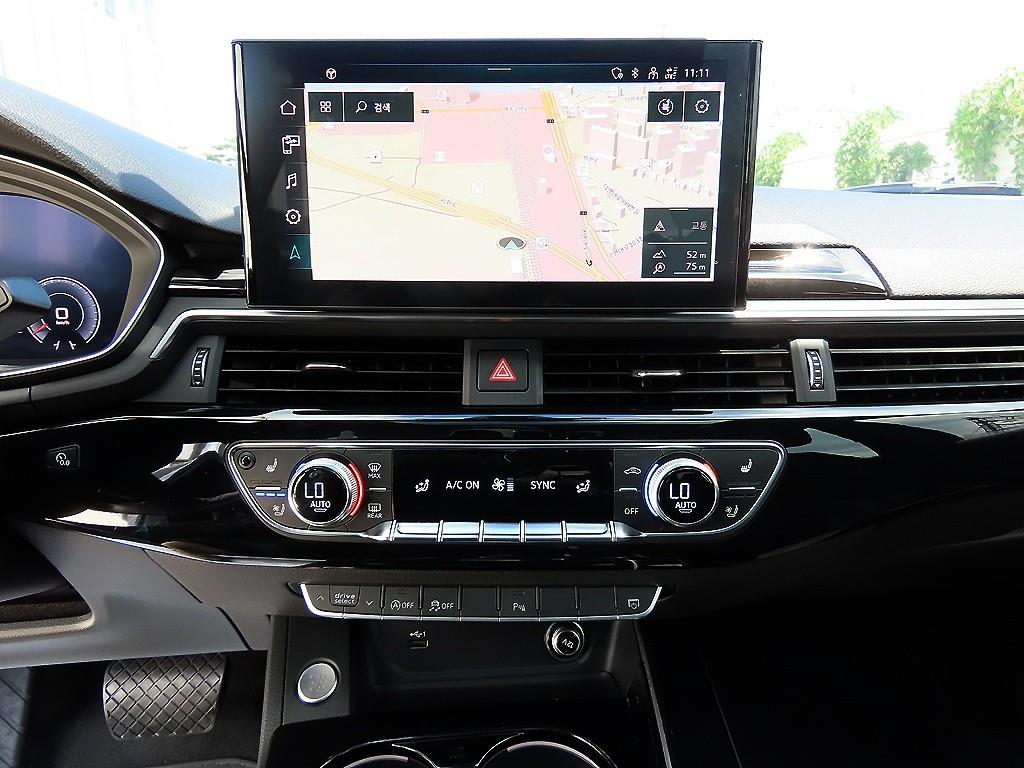 Audi A4 — photo 13