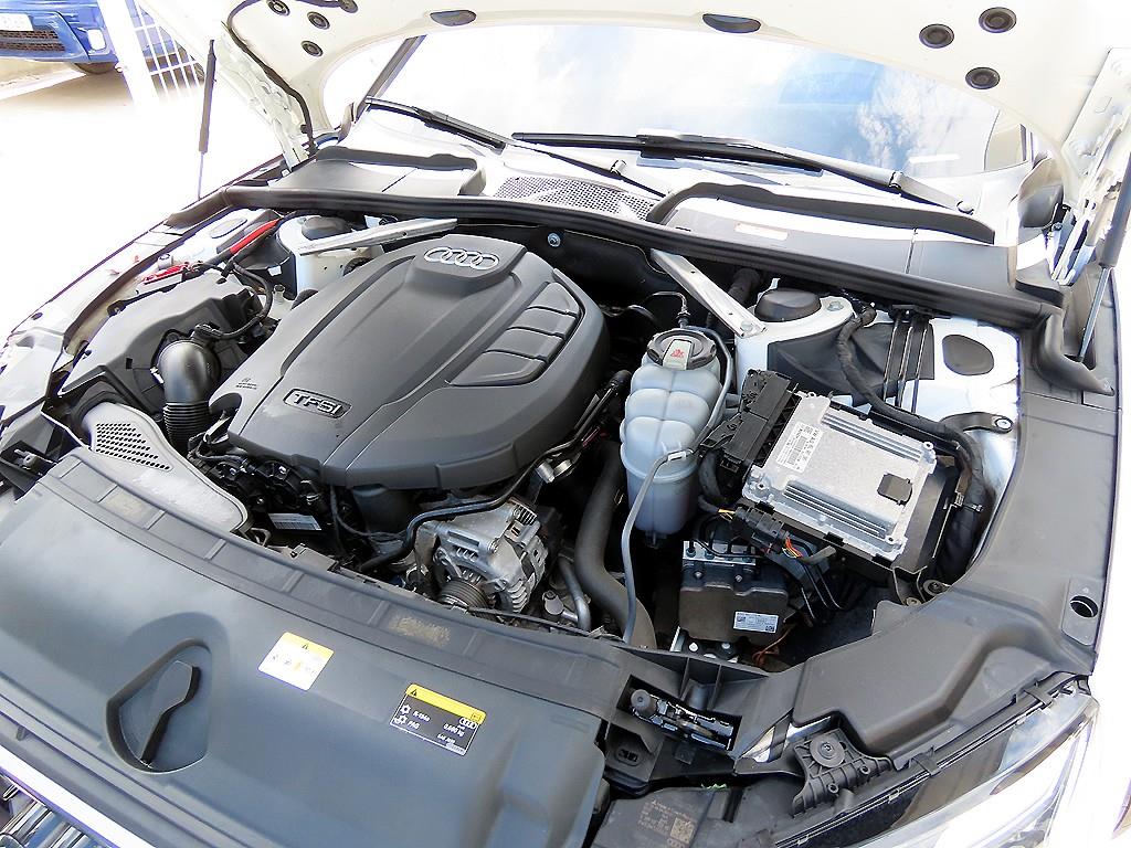 Audi A4 — photo 19