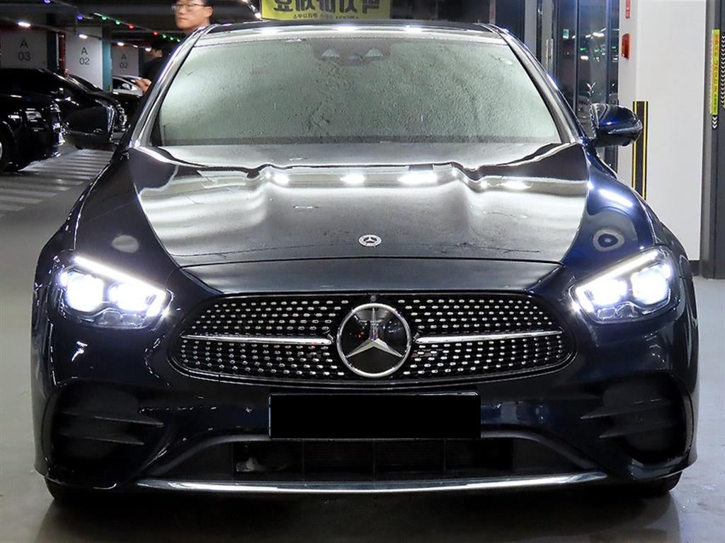Mercedes-Benz E-Class — photo 02