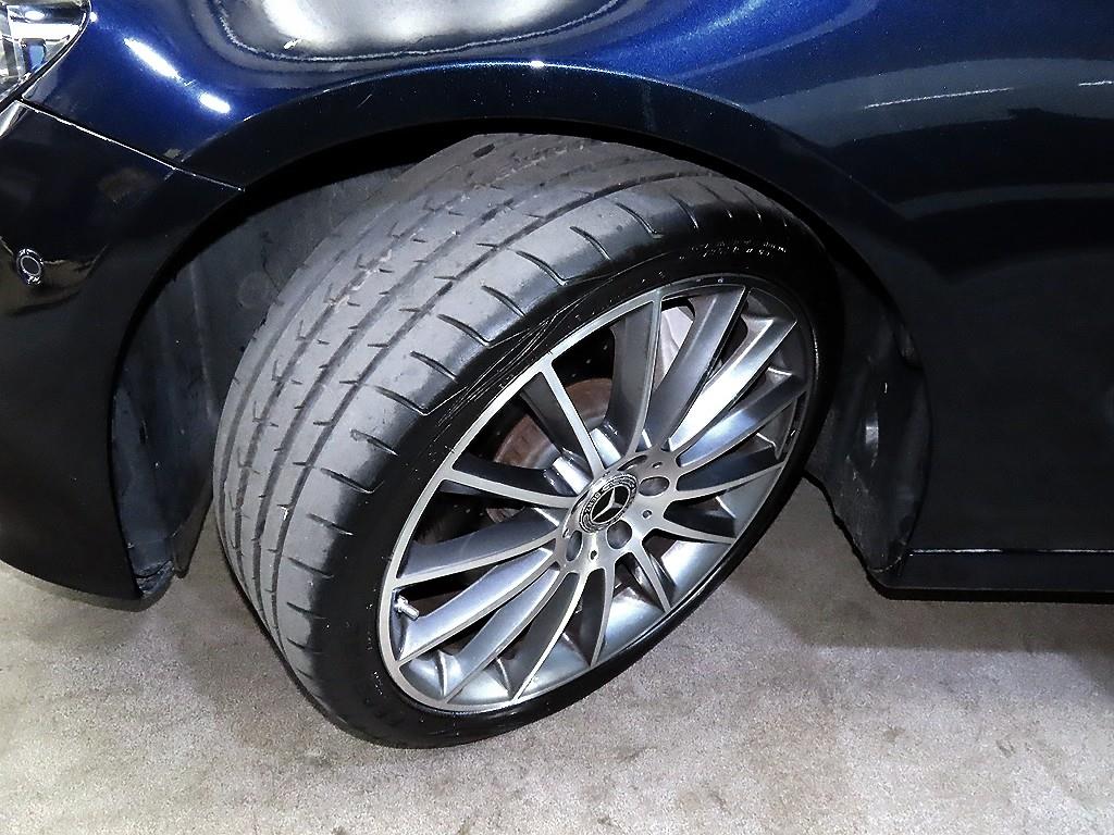 Mercedes-Benz E-Class — photo 20