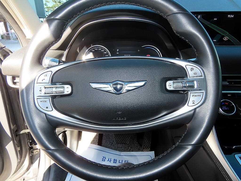 Genesis GV80 — photo 08