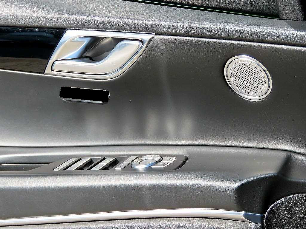 Genesis GV80 — photo 12