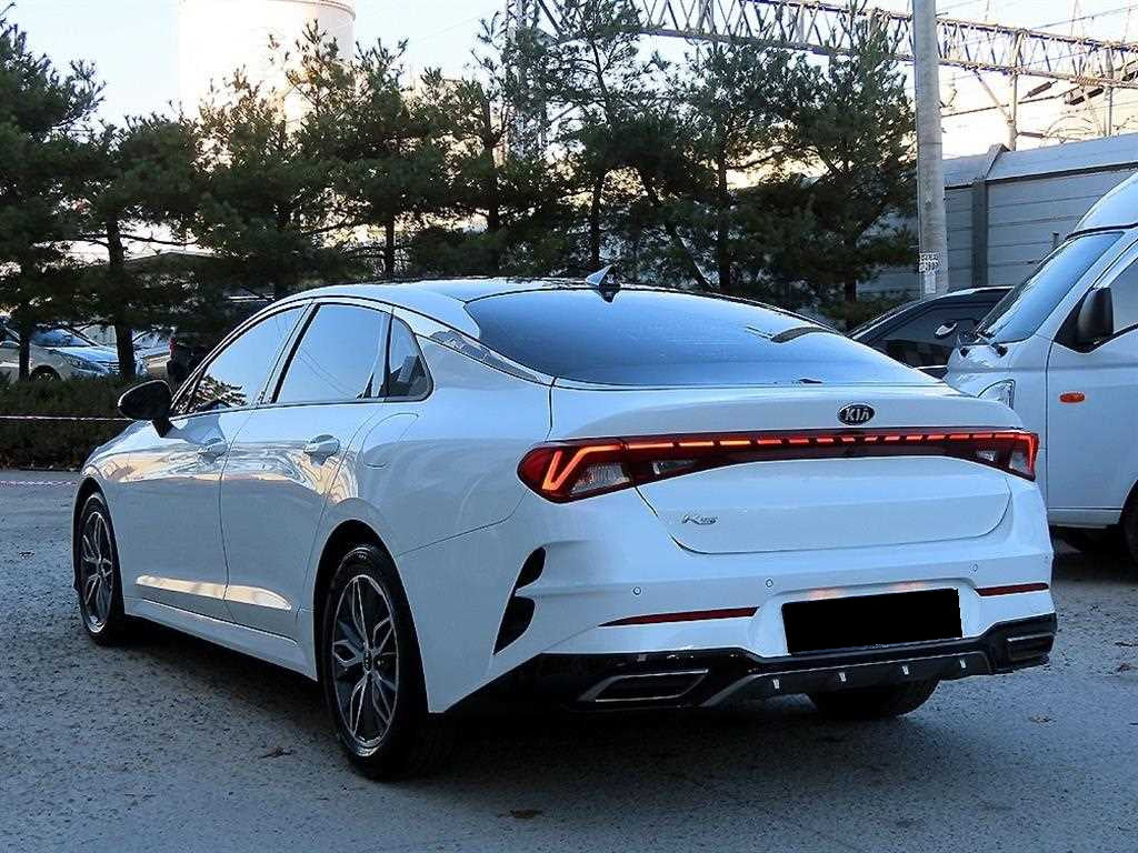 Kia K5 — photo 03