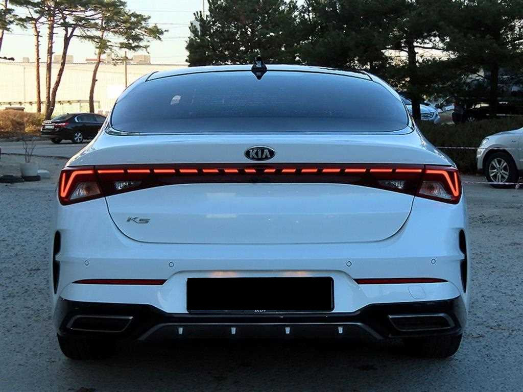 Kia K5 — photo 04
