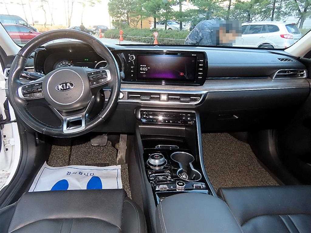 Kia K5 — photo 07