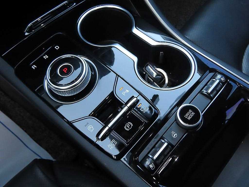 Kia K5 — photo 10