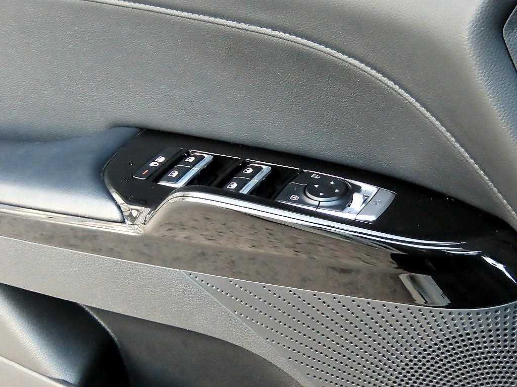 Kia K5 — photo 11