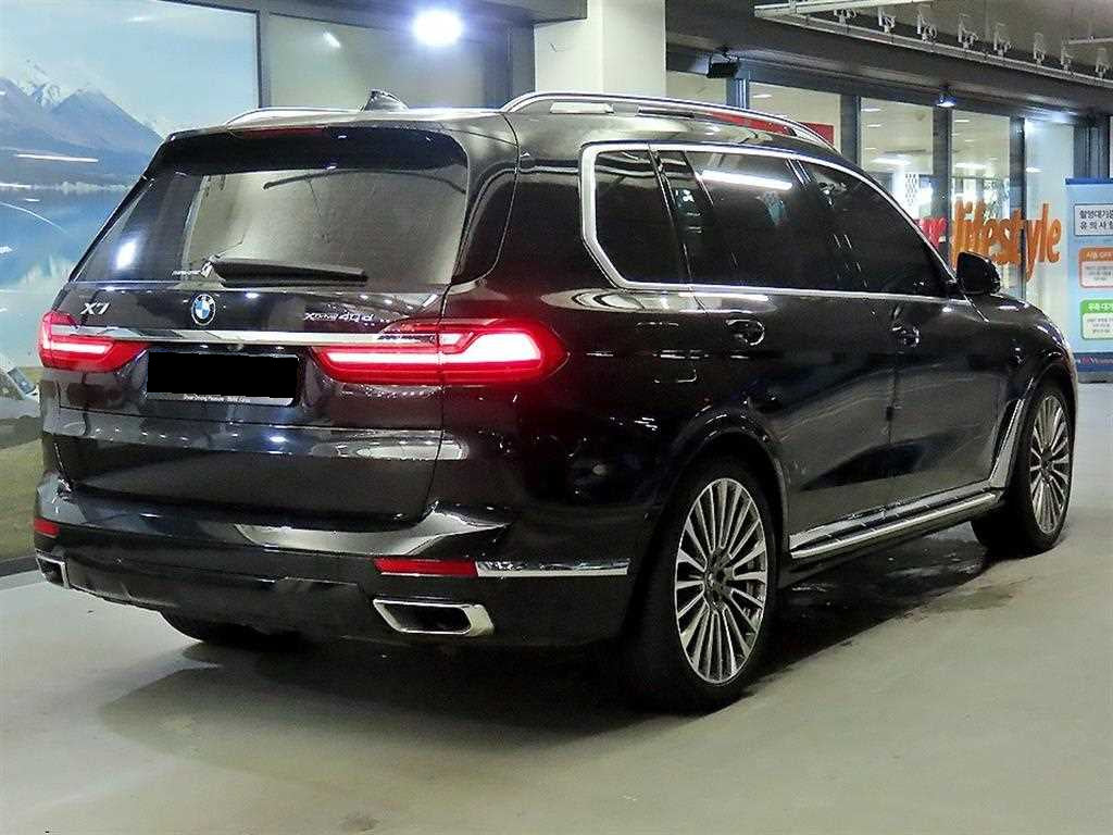BMW X7 — photo 04