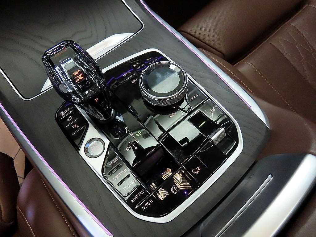 BMW X7 — photo 12