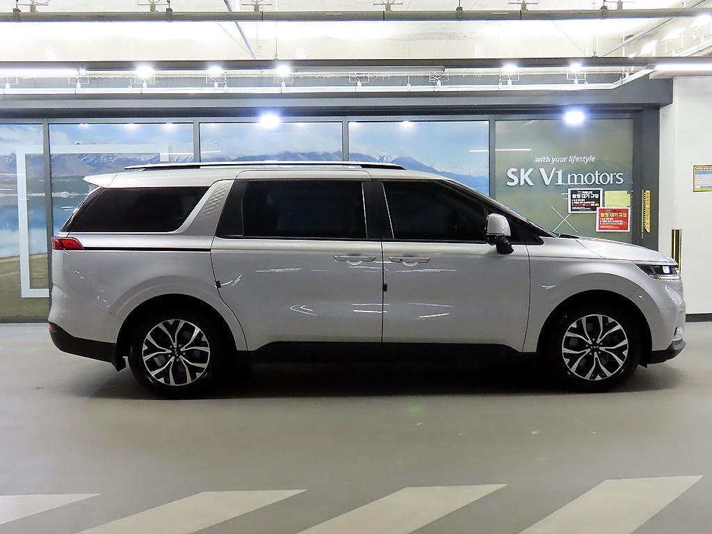 Kia Carnival — photo 03