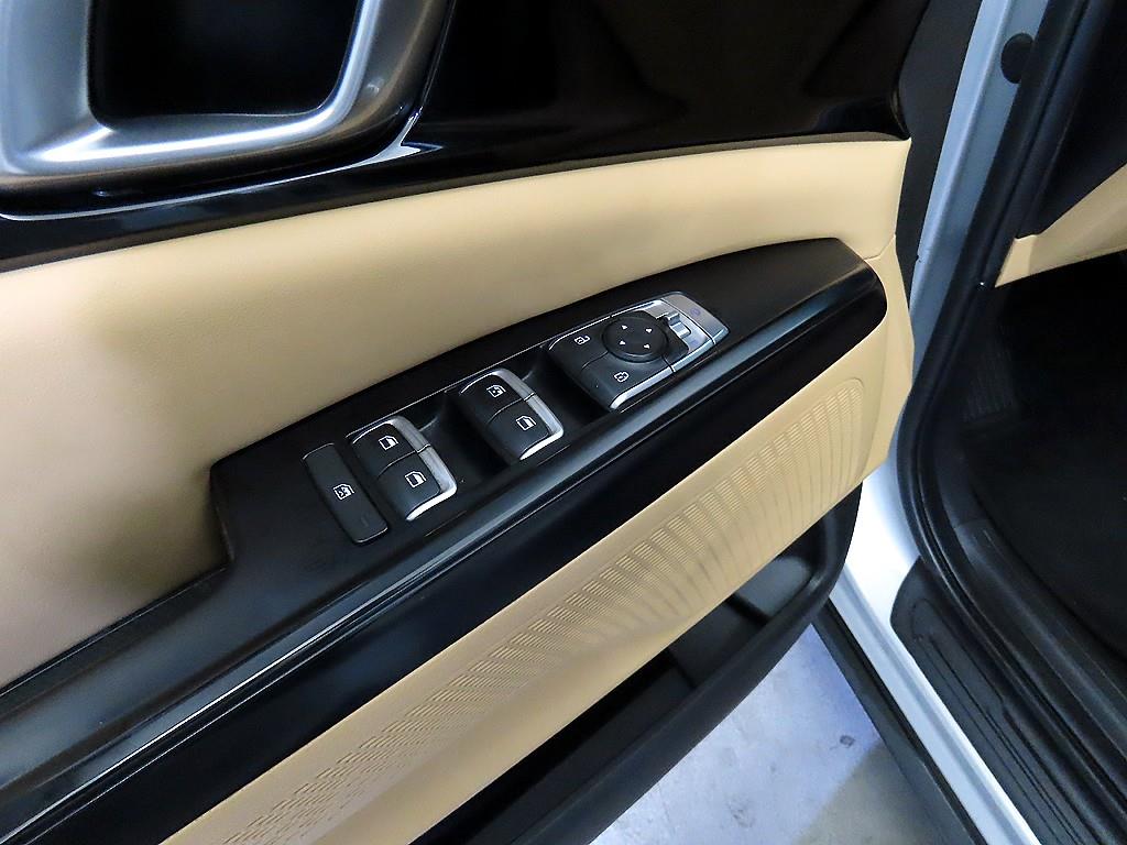 Kia Carnival — photo 13