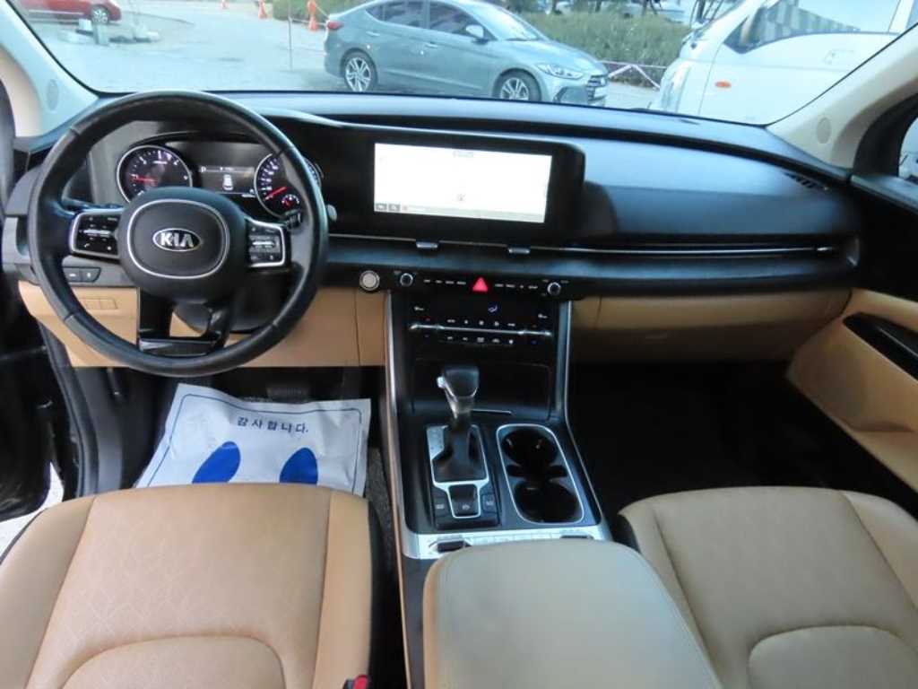 Kia Carnival — photo 09