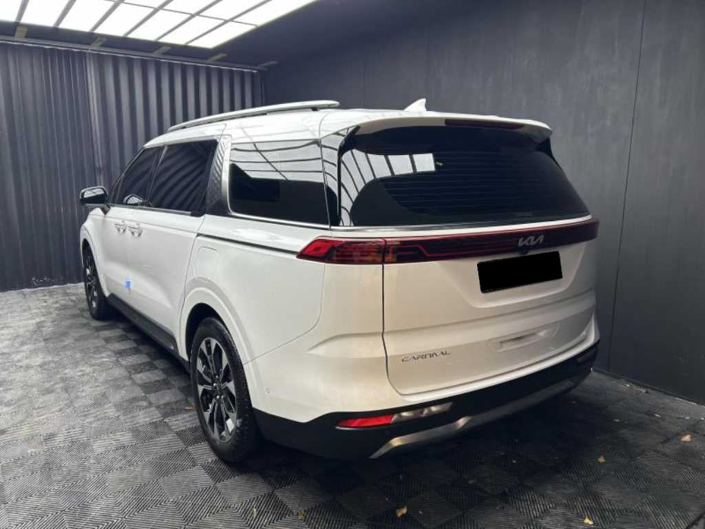 Kia Carnival — photo 04