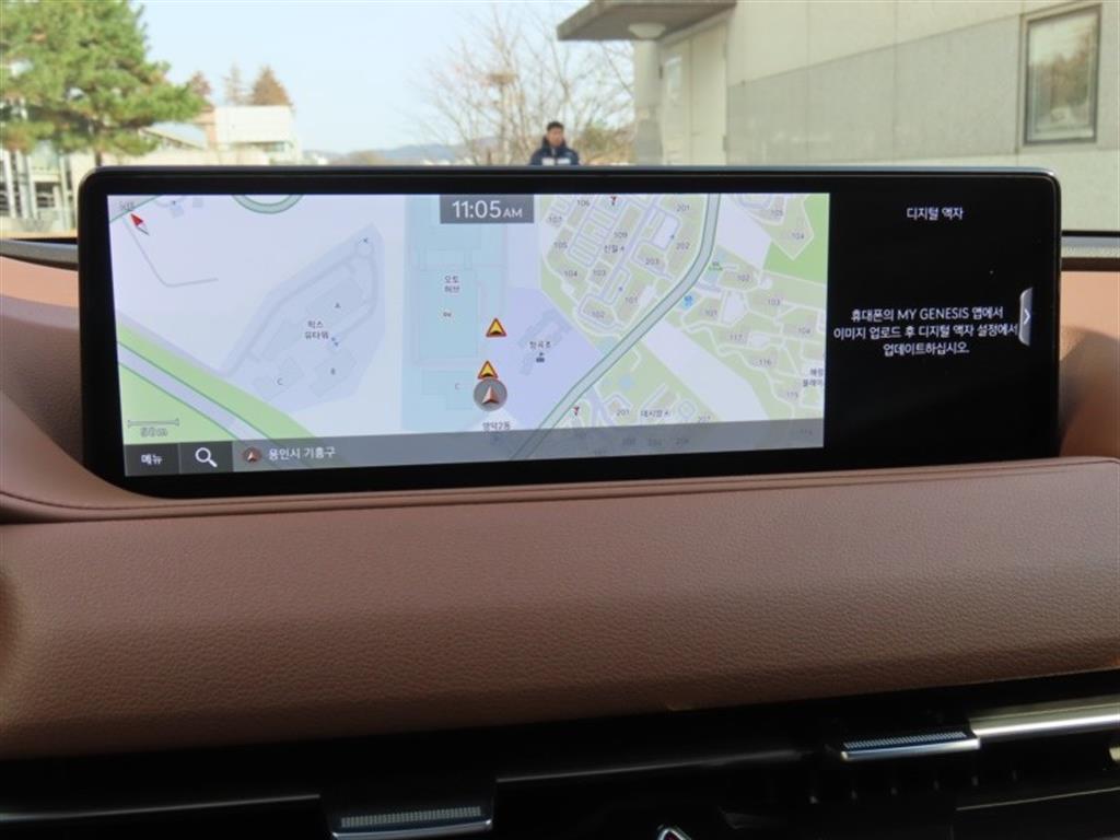 Genesis G80 — photo 08