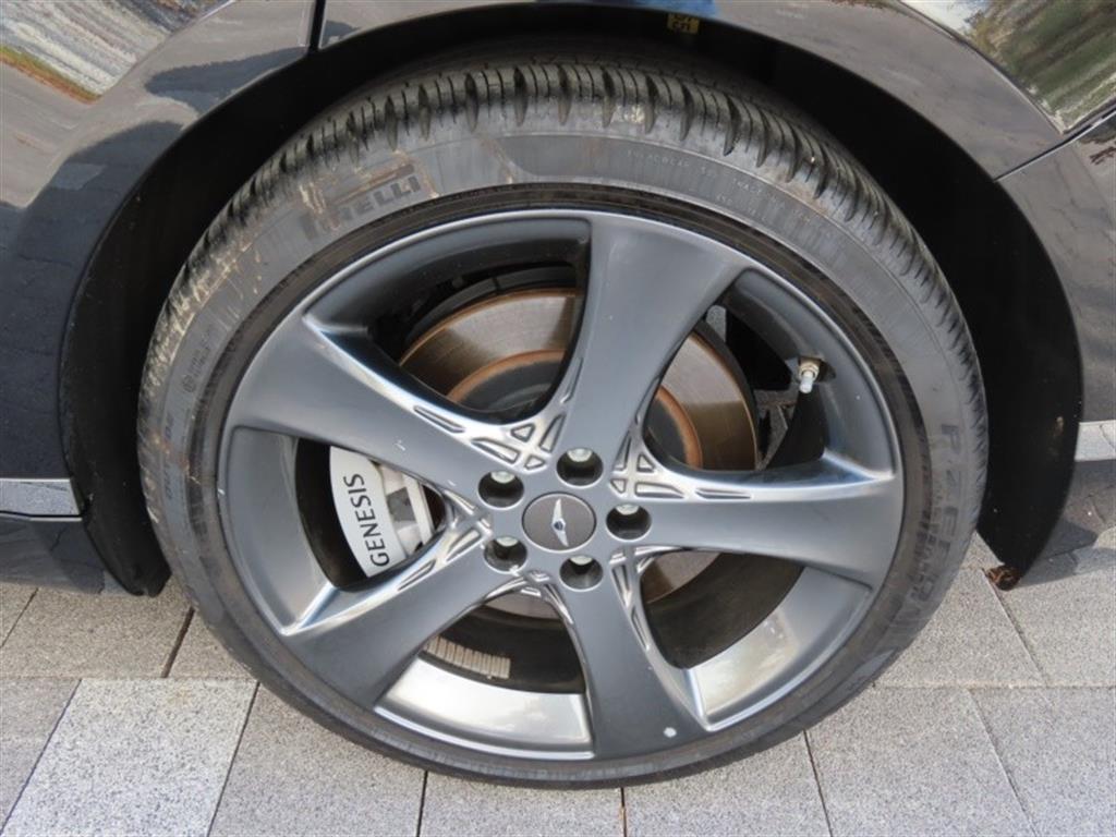 Genesis G80 — photo 17