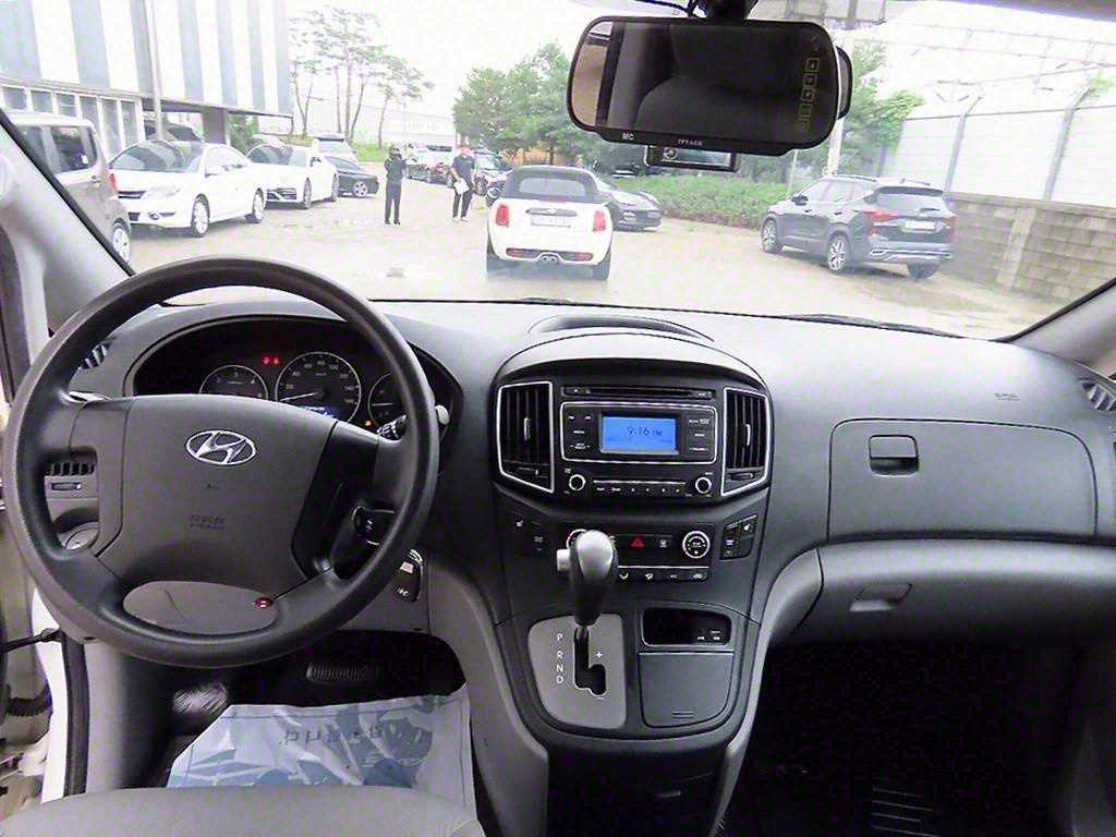 Hyundai Starex — photo 08