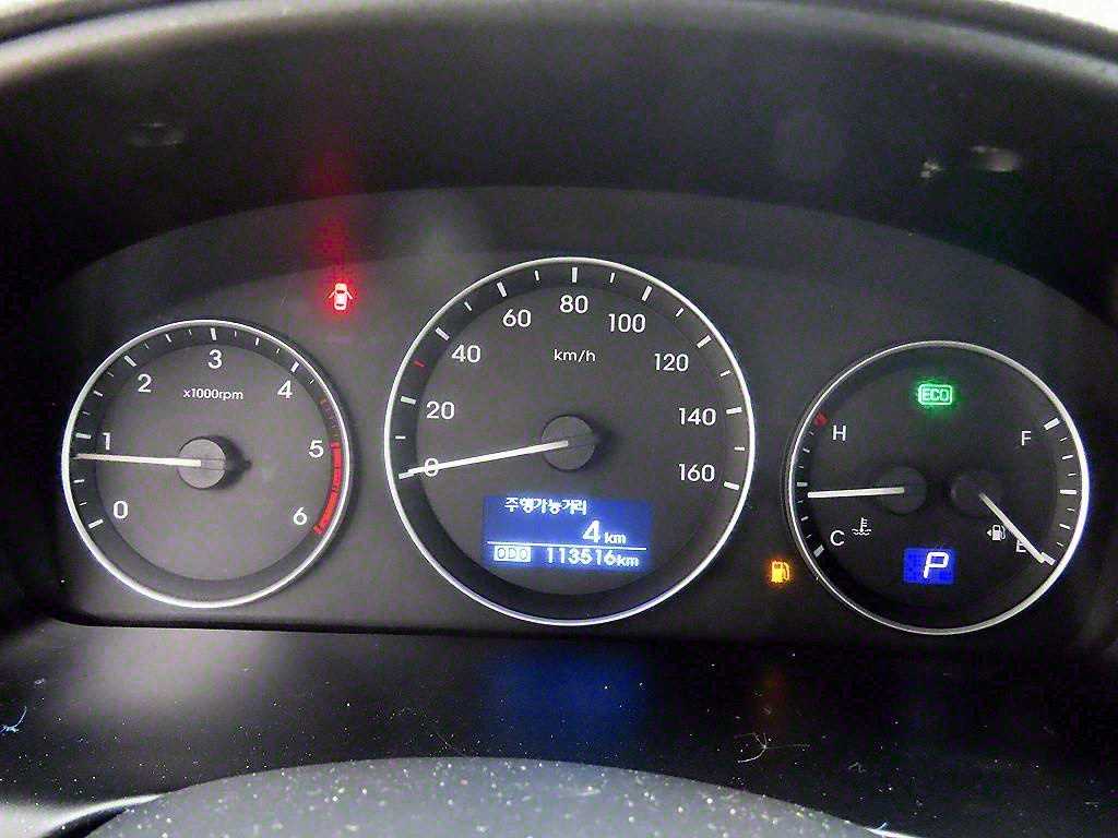 Hyundai Starex — photo 10