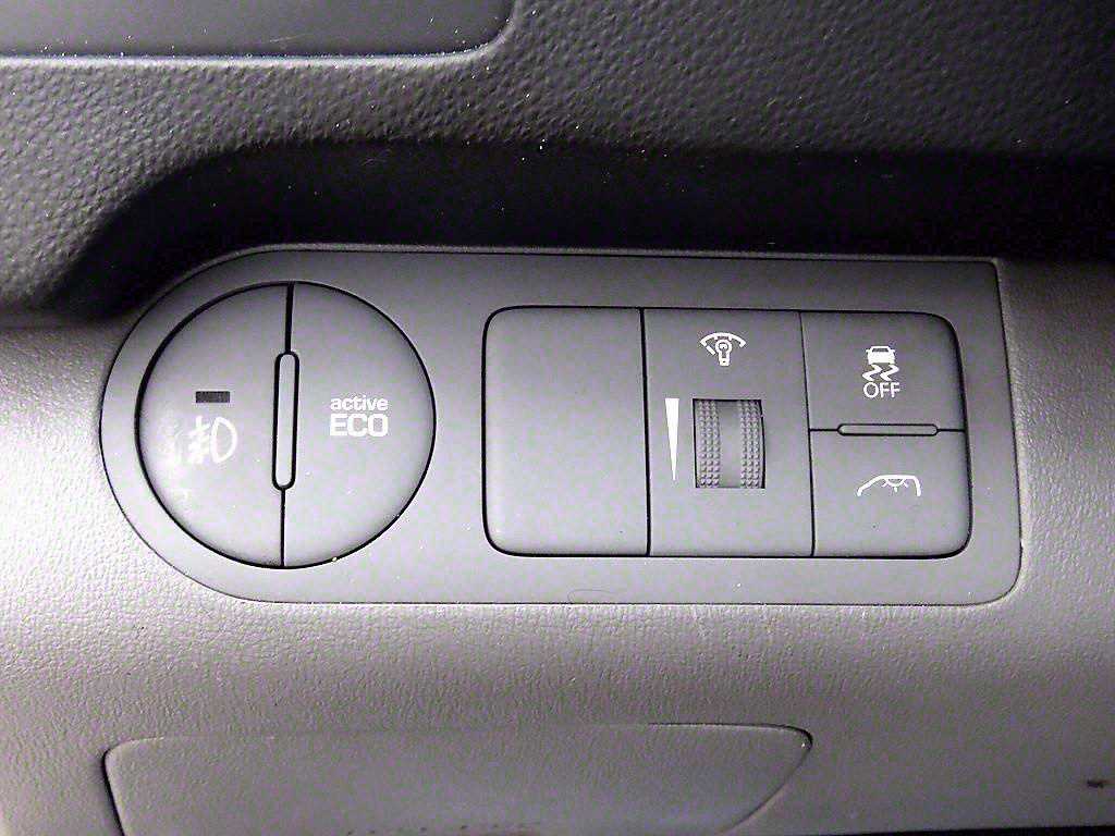 Hyundai Starex — photo 13